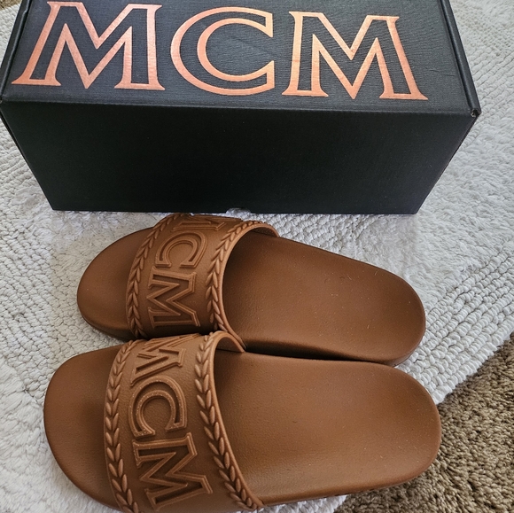 MCM rubber slides - Picture 3 of 6